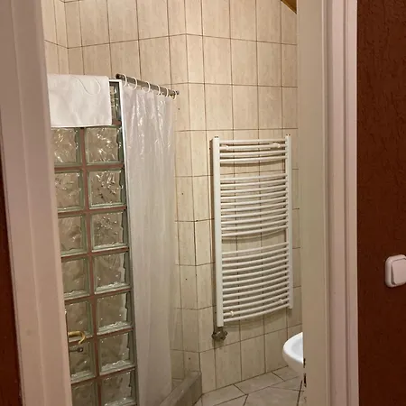 Nautilus Etterem Es Panzio Guest house 3*