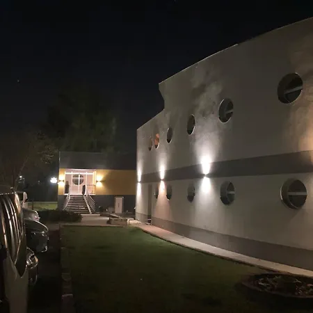 Nautilus étterem és Panzió Pensión Dabas