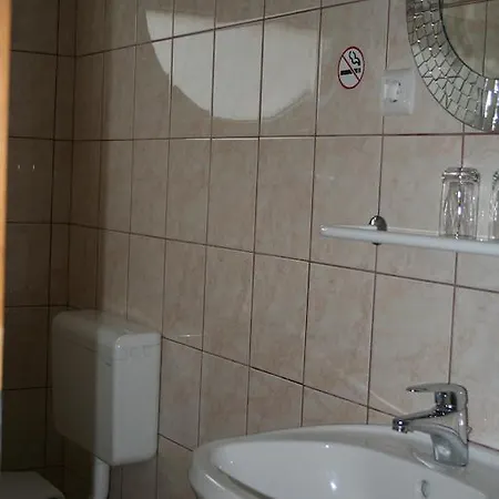 Vendégház Nautilus étterem és Panzió