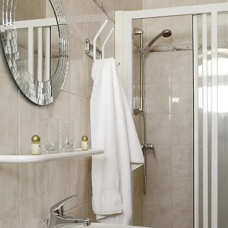 Nautilus étterem és Panzió Dabas