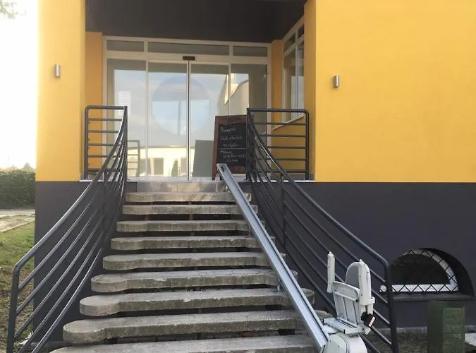 Gæstehus Nautilus Etterem Es Panzio Dabas