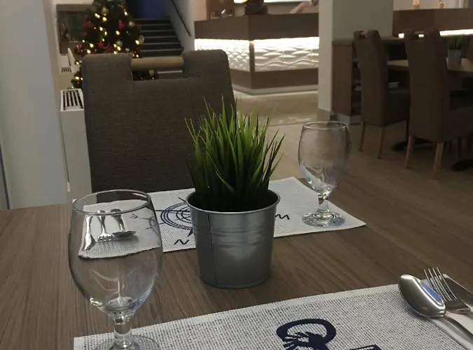 Nautilus Etterem Es Panzio 3*
