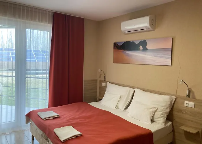 Nautilus Etterem Es Panzio Гостевой дом 3*