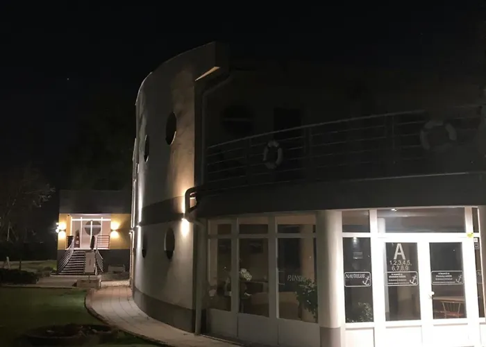 Nautilus Etterem Es Panzio 3*