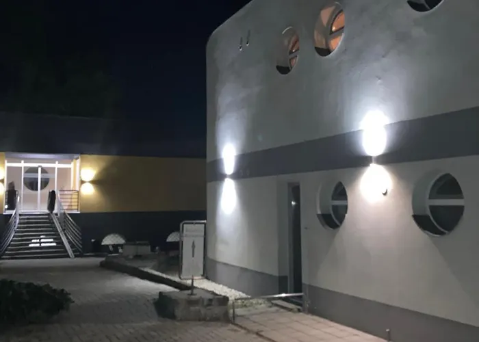 Nautilus Etterem Es Panzio
